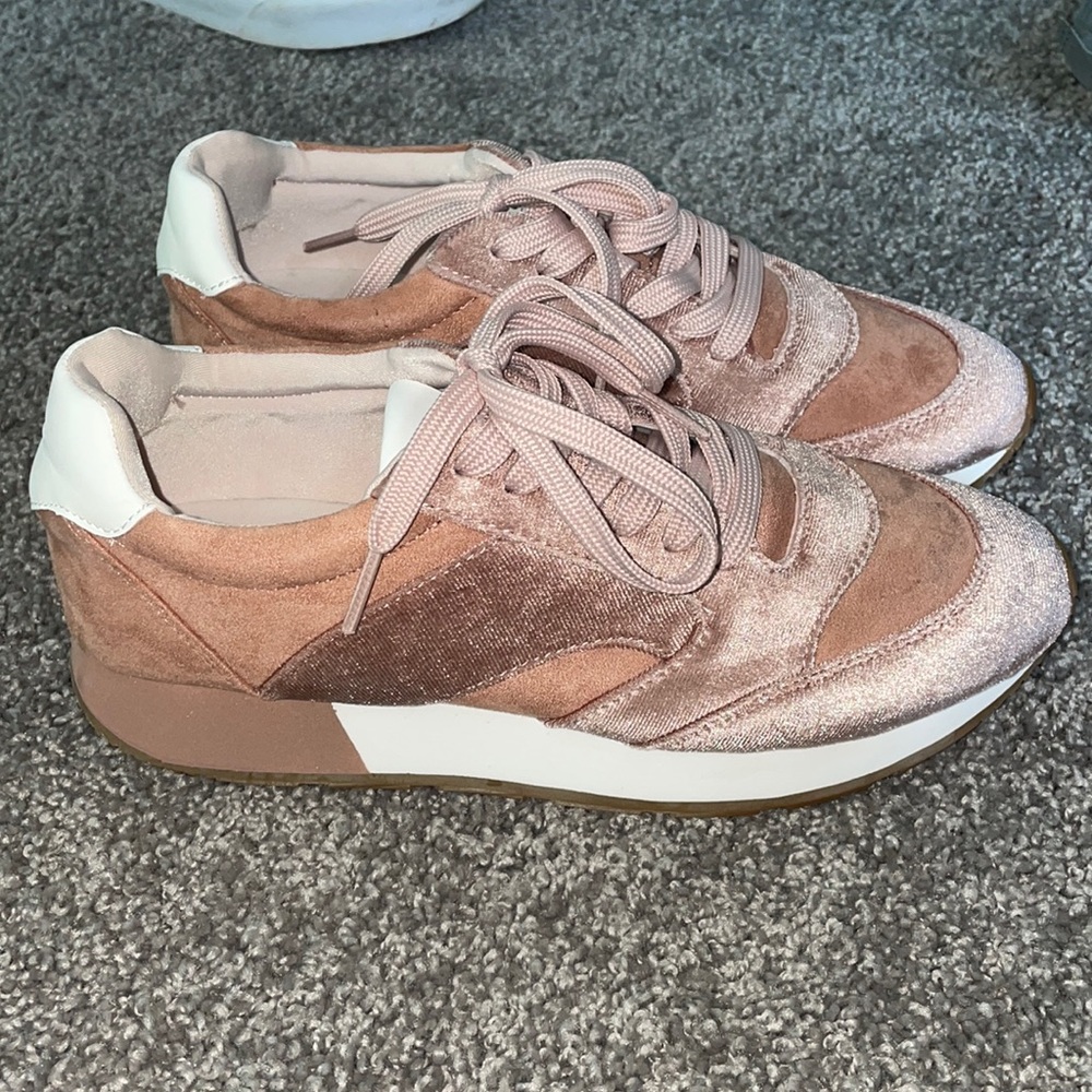 BRAND NEW, Zara shoes!!